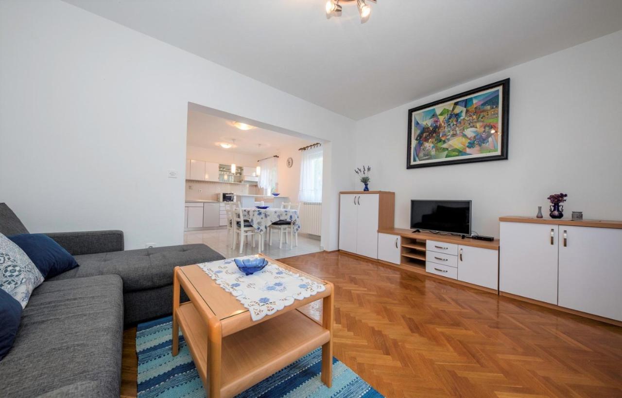 App&Rooms Anica Kampor Екстериор снимка